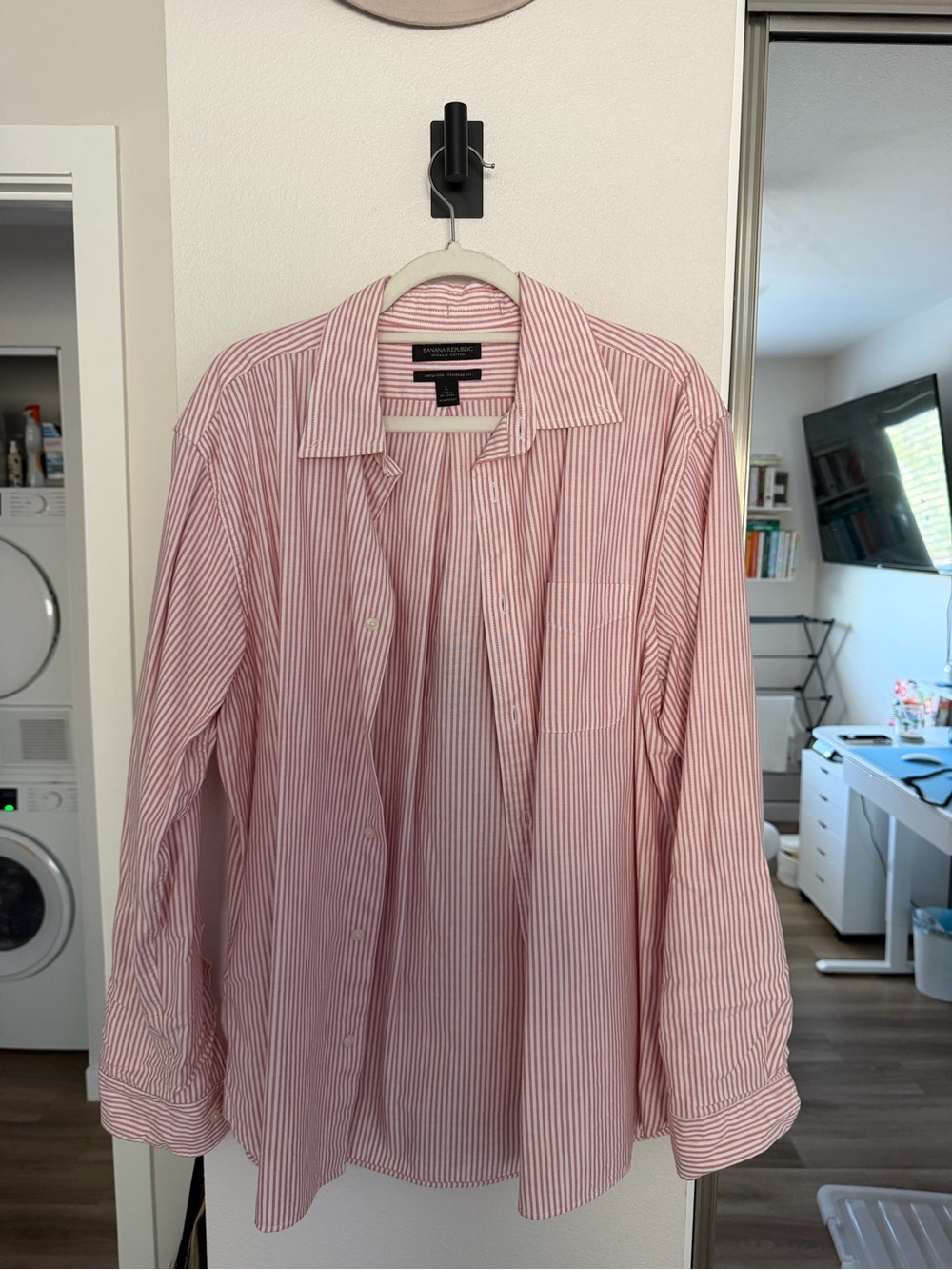 Banana Republic Men's Red Stripe Button-Up Shirt